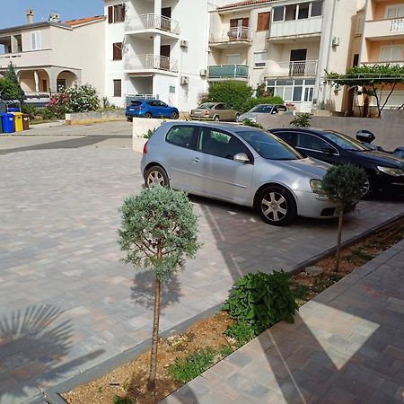 Apartmani Bulajic คิร์ก ภายนอก รูปภาพ