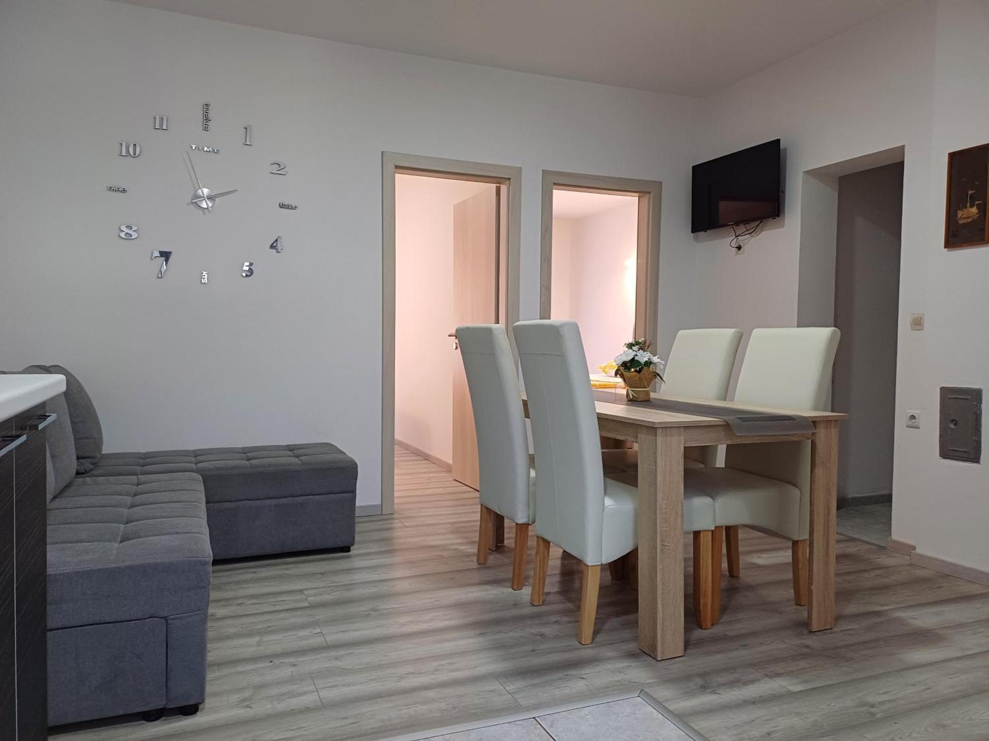 Apartmani Bulajic คิร์ก ภายนอก รูปภาพ