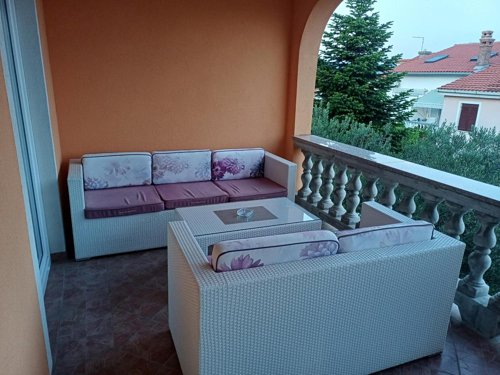 Apartmani Bulajic คิร์ก ภายนอก รูปภาพ